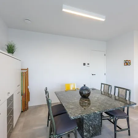 Newly Built Flat Near The Centre Apartamento Middelkerke
